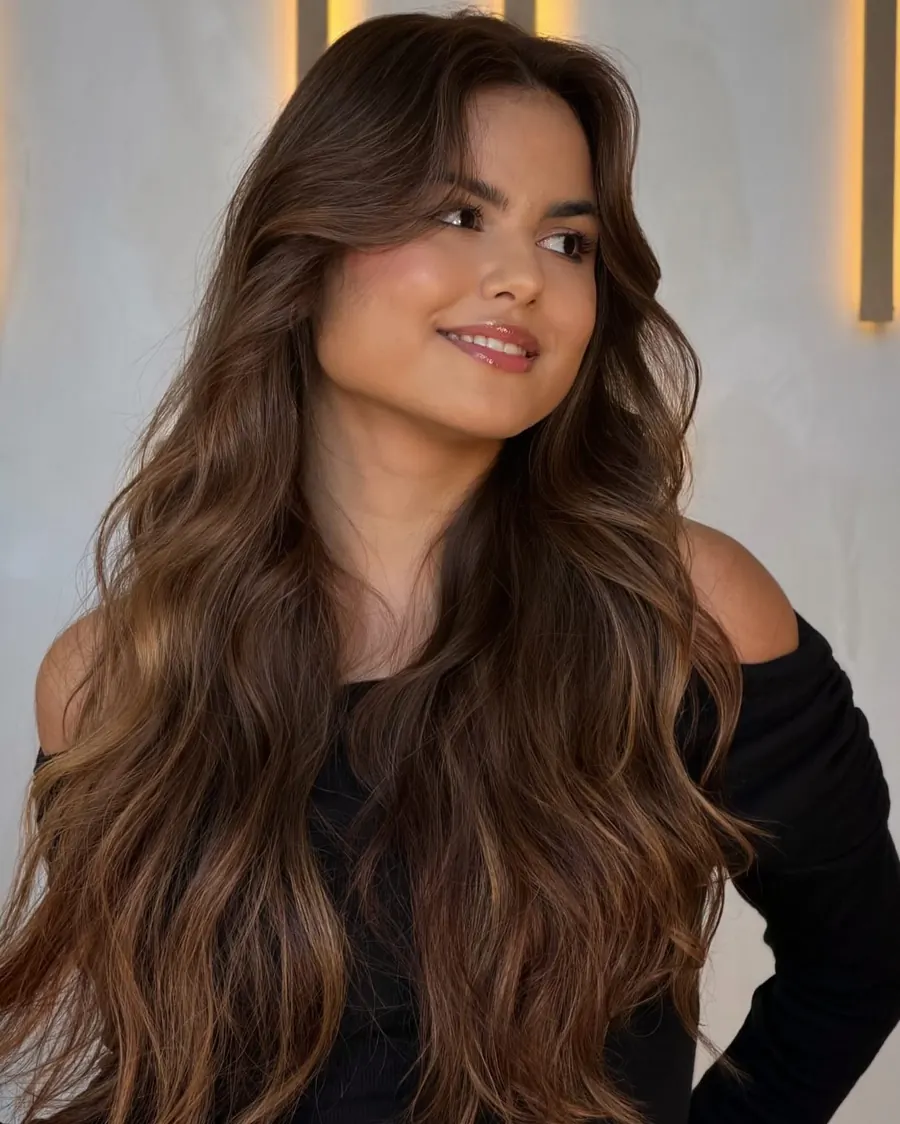 Castanho longo com ondas
